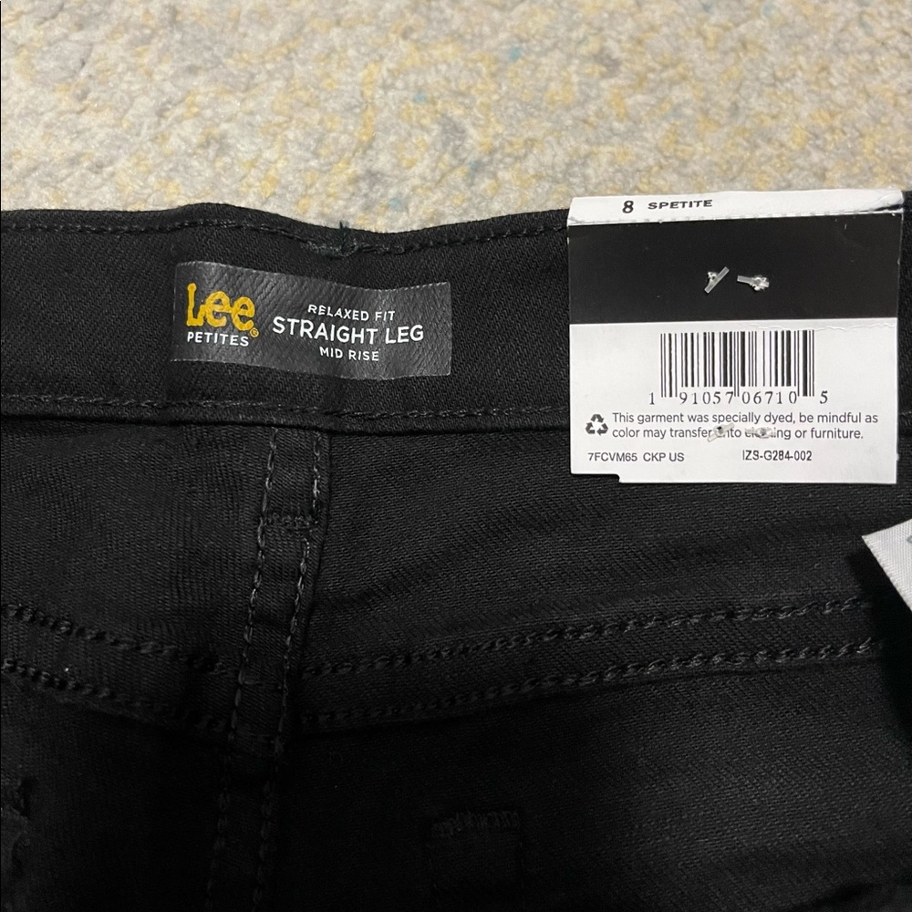 NWT Women’s Size 8 Relaxed Fit Straight Leg Mid Rise Jeans In Black - Picture 8 of 12